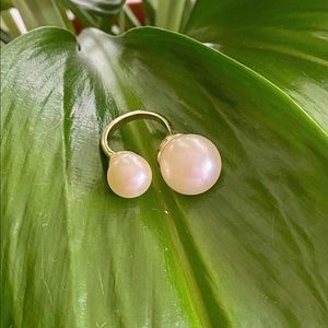 2 pearl ring